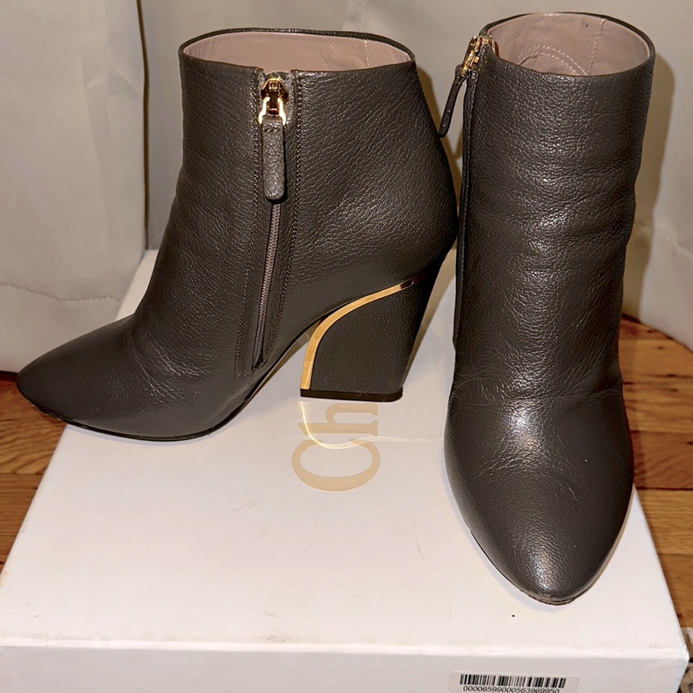 Chloe “Beckie” Bootie > Size 37.5 > Color: Grey